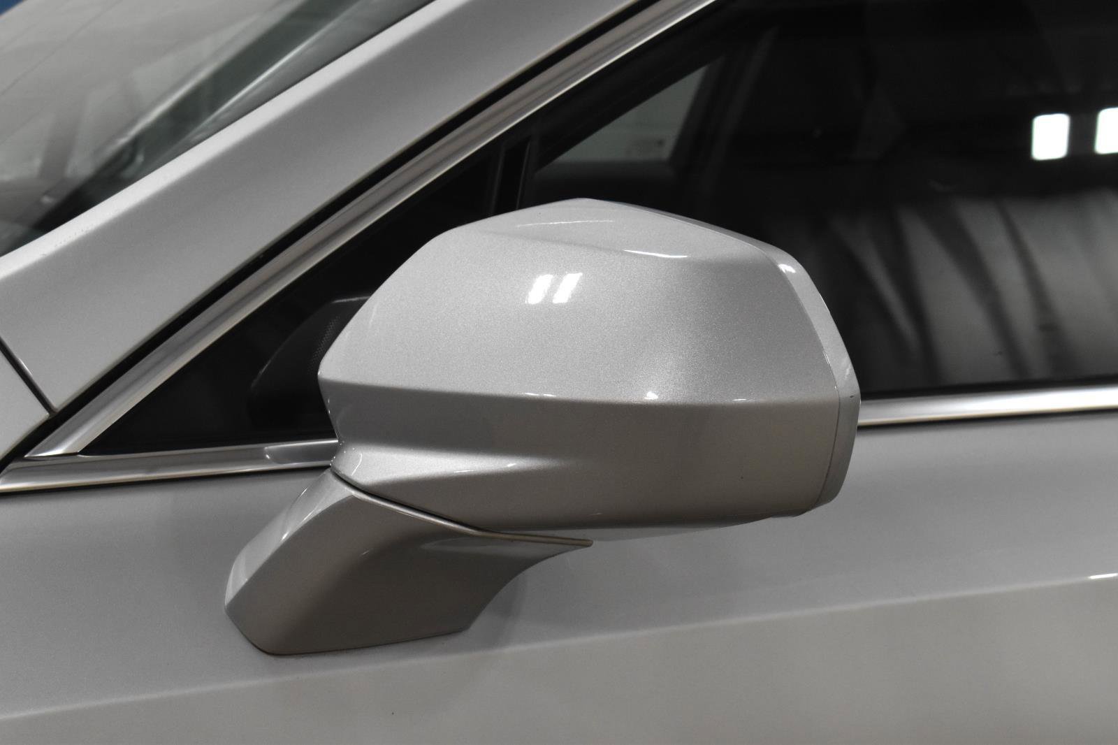 Used 2020 Cadillac XT4 Premium Luxury image 33