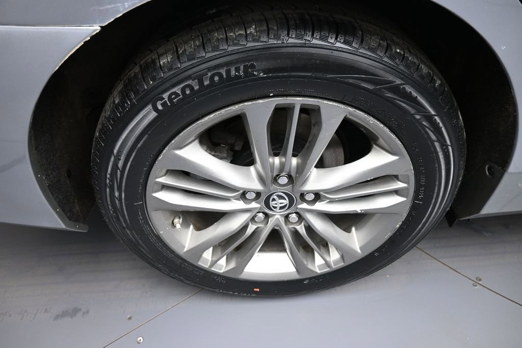 Used 2017 Toyota Camry SE w/ Protection Package (Q2) FWD image 12