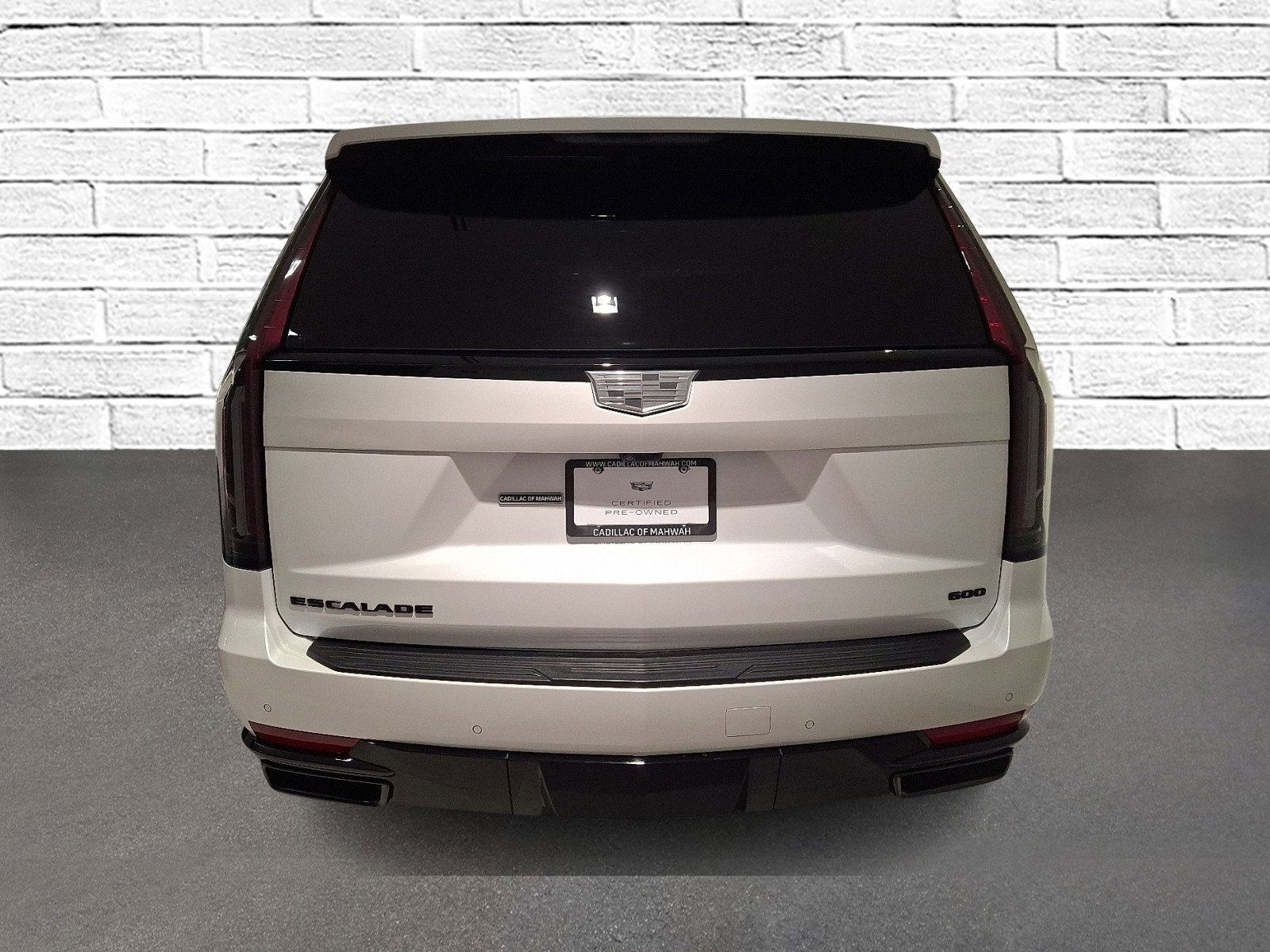 Certified 2024 Cadillac Escalade Sport Platinum w/ LPO, ONYX Package AWD/4WD image 4
