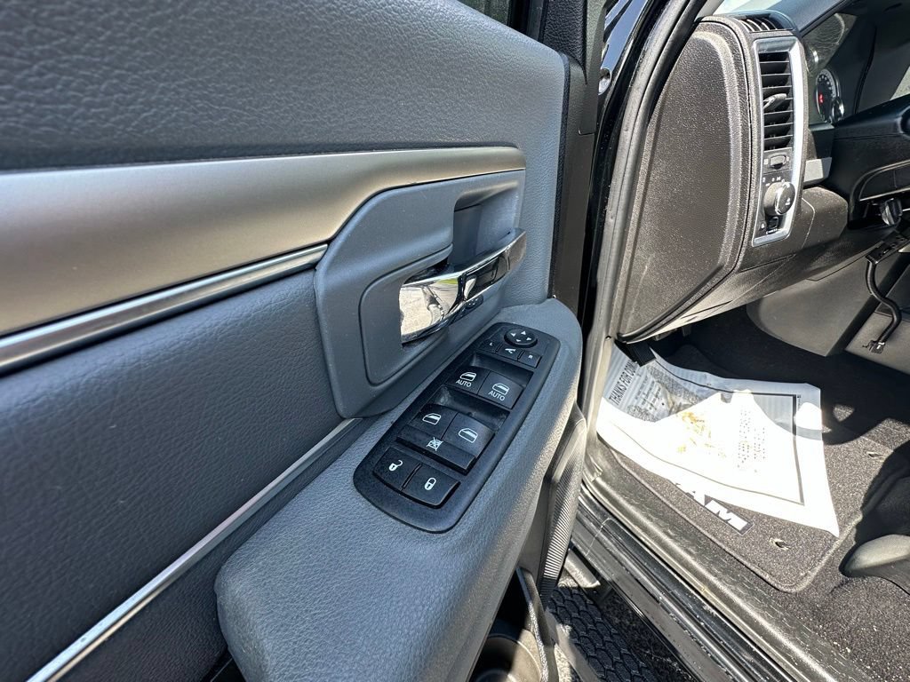 Used 2019 RAM 1500 Warlock AWD/4WD image 16