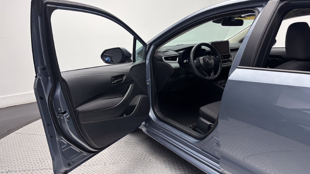 Used 2026 Toyota Corolla LE w/ LE Premium Package FWD image 16