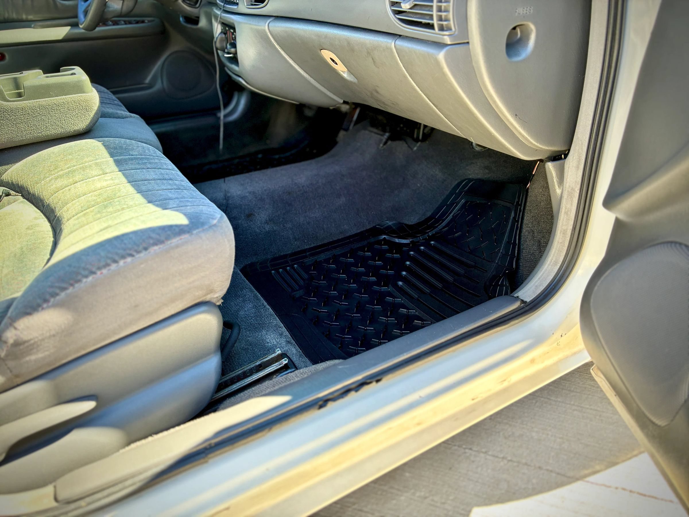 Used 2003 Buick Century Custom FWD image 44