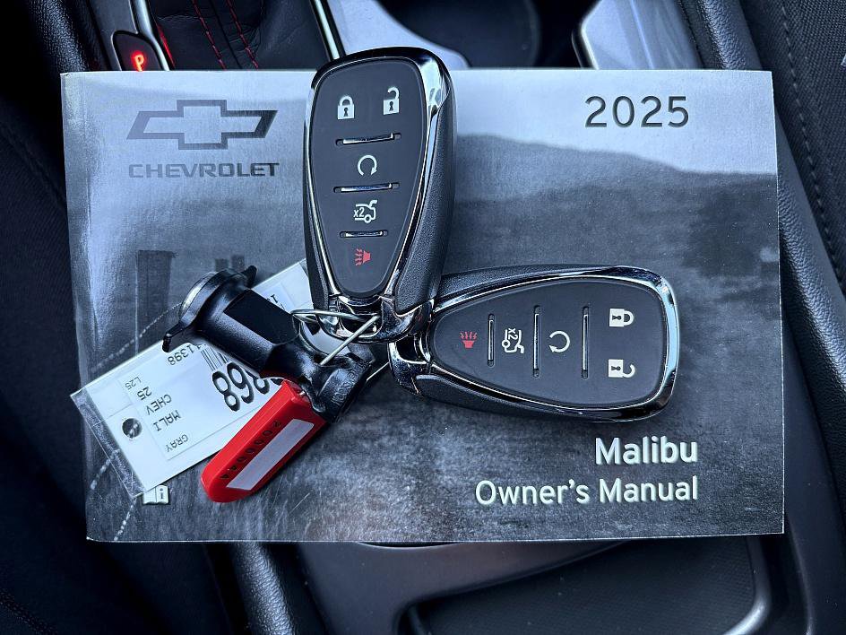 Certified 2025 Chevrolet Malibu RS image 29