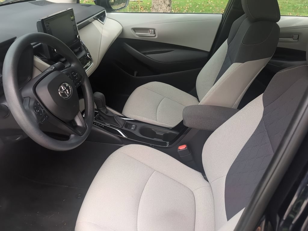 Used 2022 Toyota Corolla LE w/ Carpet Mat Package (TMS) FWD image 7