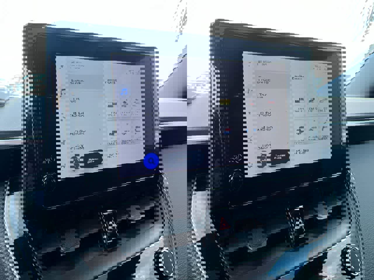 Used 2023 Toyota Corolla SE w/ SE Premium Package image 16