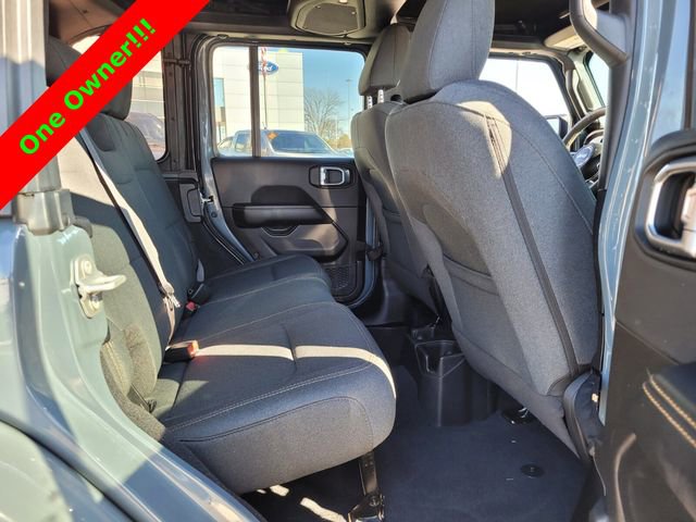 Used 2024 Jeep Wrangler Sahara image 13