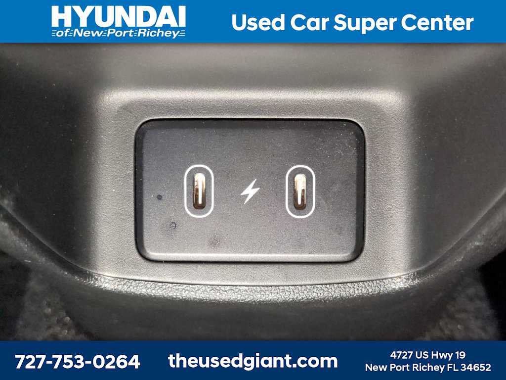 Used 2025 Hyundai Elantra SEL FWD image 14