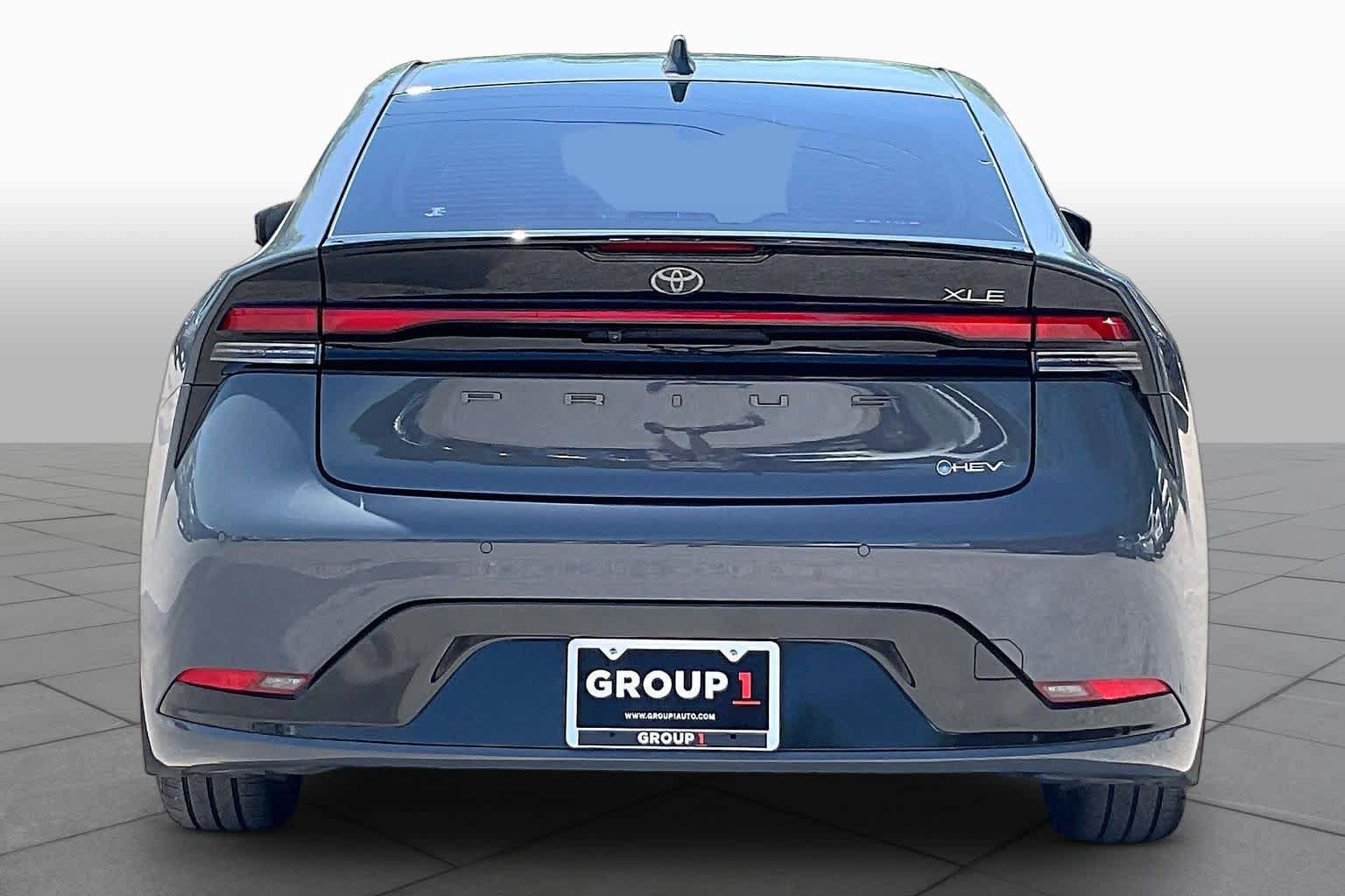 Used 2024 Toyota Prius XLE FWD image 5