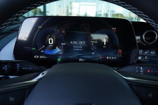 New 2025 Chevrolet Equinox EV LT image 18