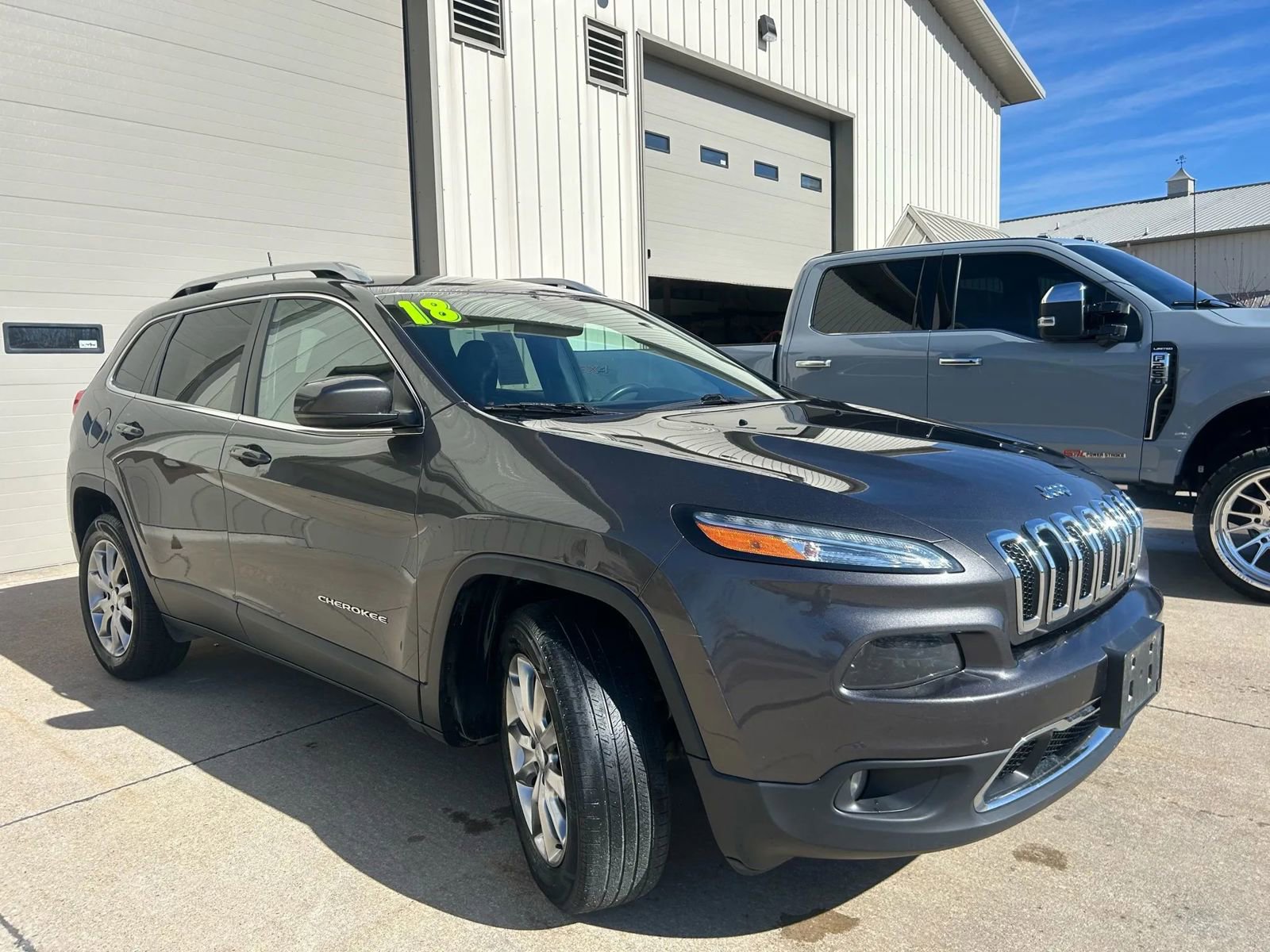Used 2018 Jeep Cherokee Limited image 9