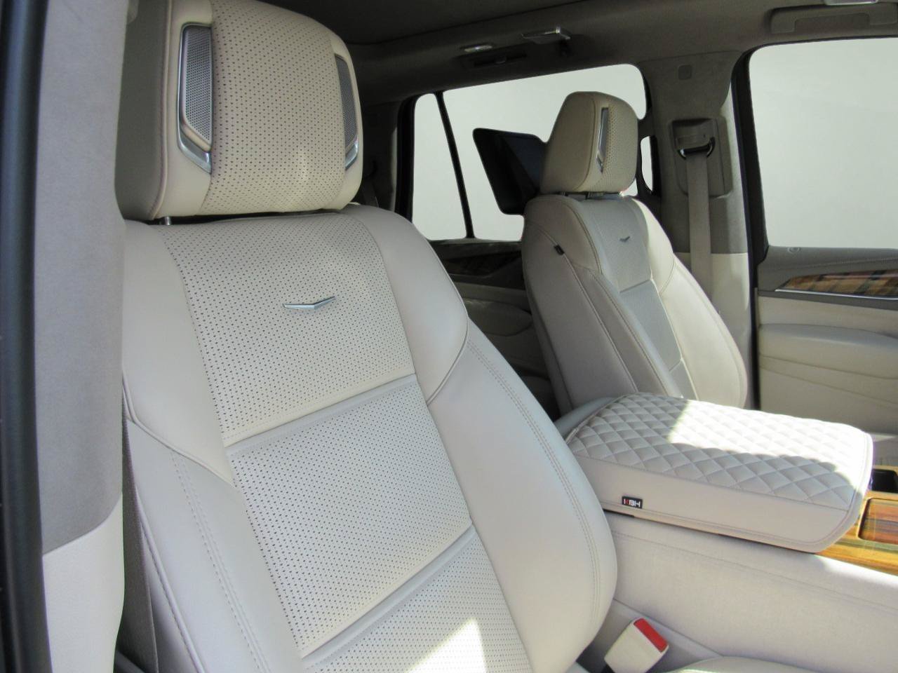 Used 2021 Cadillac Escalade Premium Luxury Platinum AWD/4WD image 34