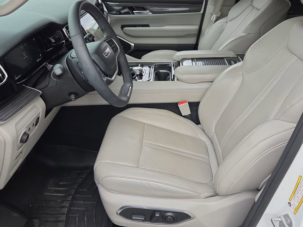Used 2022 Jeep Wagoneer Series III w/ Flexible Seating Group AWD/4WD image 10