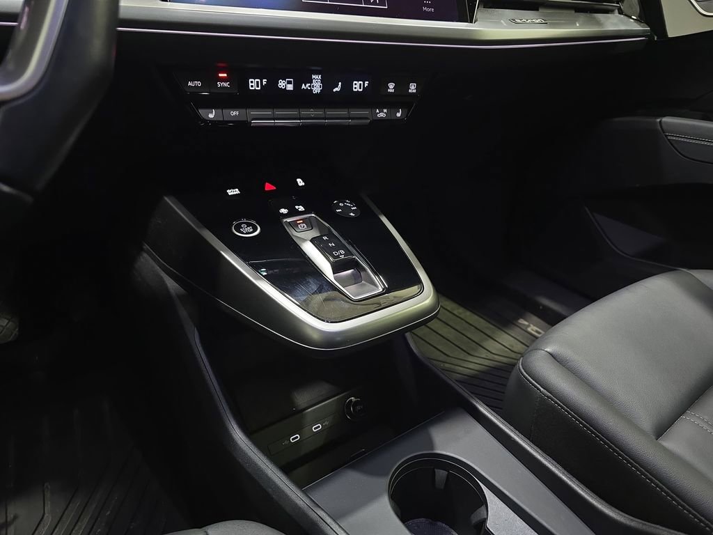 Used 2024 Audi Q4 e-tron Premium w/ Convenience Package image 25
