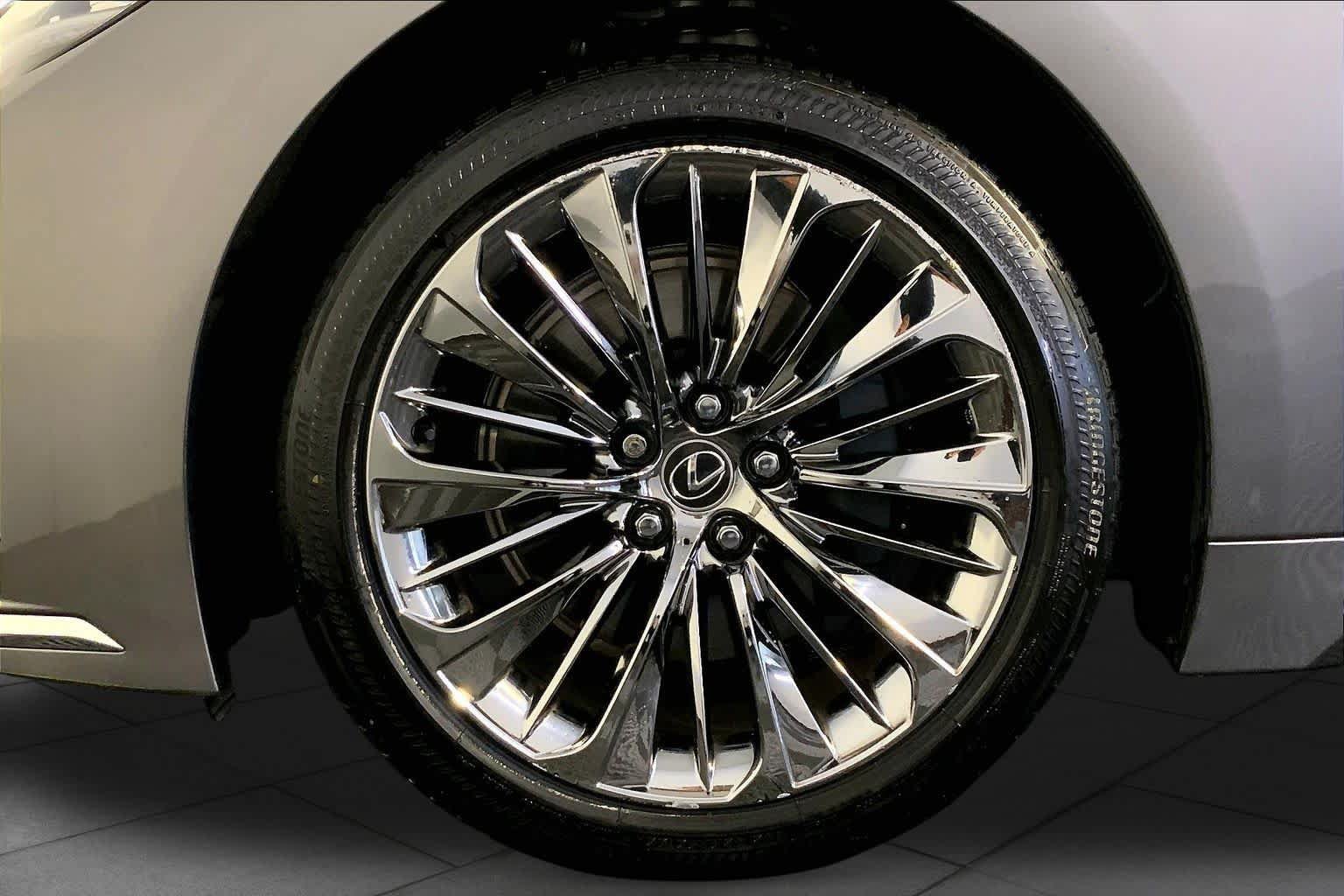 Certified 2023 Lexus LS 500 AWD w/ Interior Upgrade Package image 11