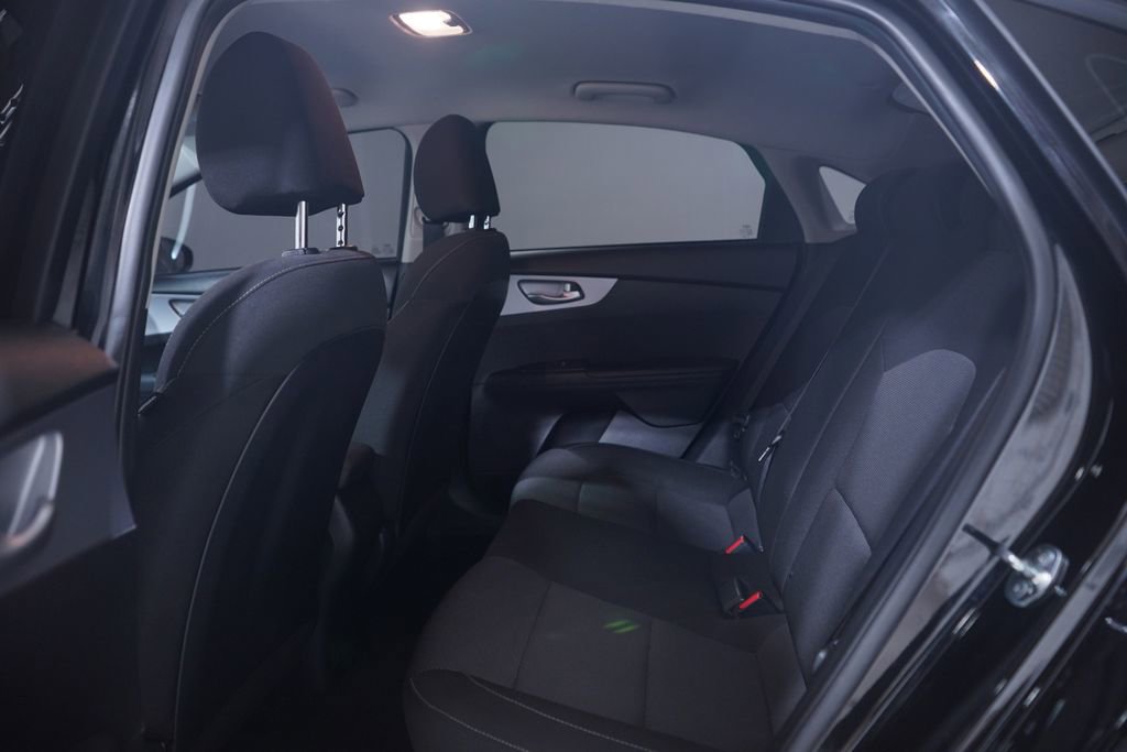 Used 2024 Kia Forte LXS image 9