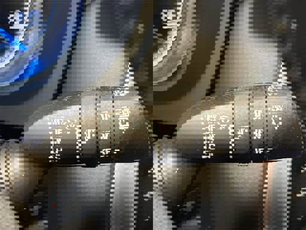 Used 2021 Toyota Venza XLE w/ Softex Package image 26