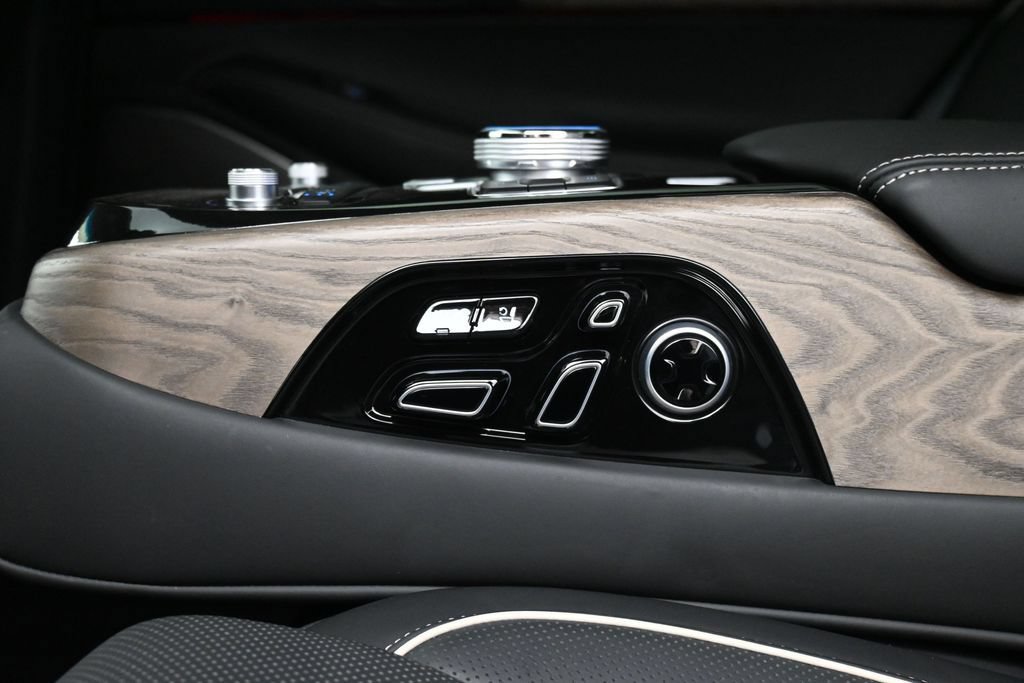 Used 2022 Genesis G90 5.0 Ultimate AWD/4WD image 22