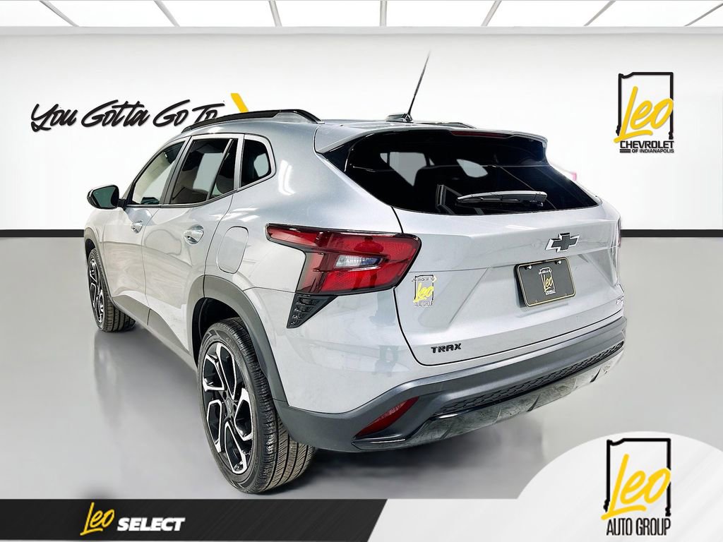 Certified 2024 Chevrolet Trax RS w/ Driver Confidence Package image 7