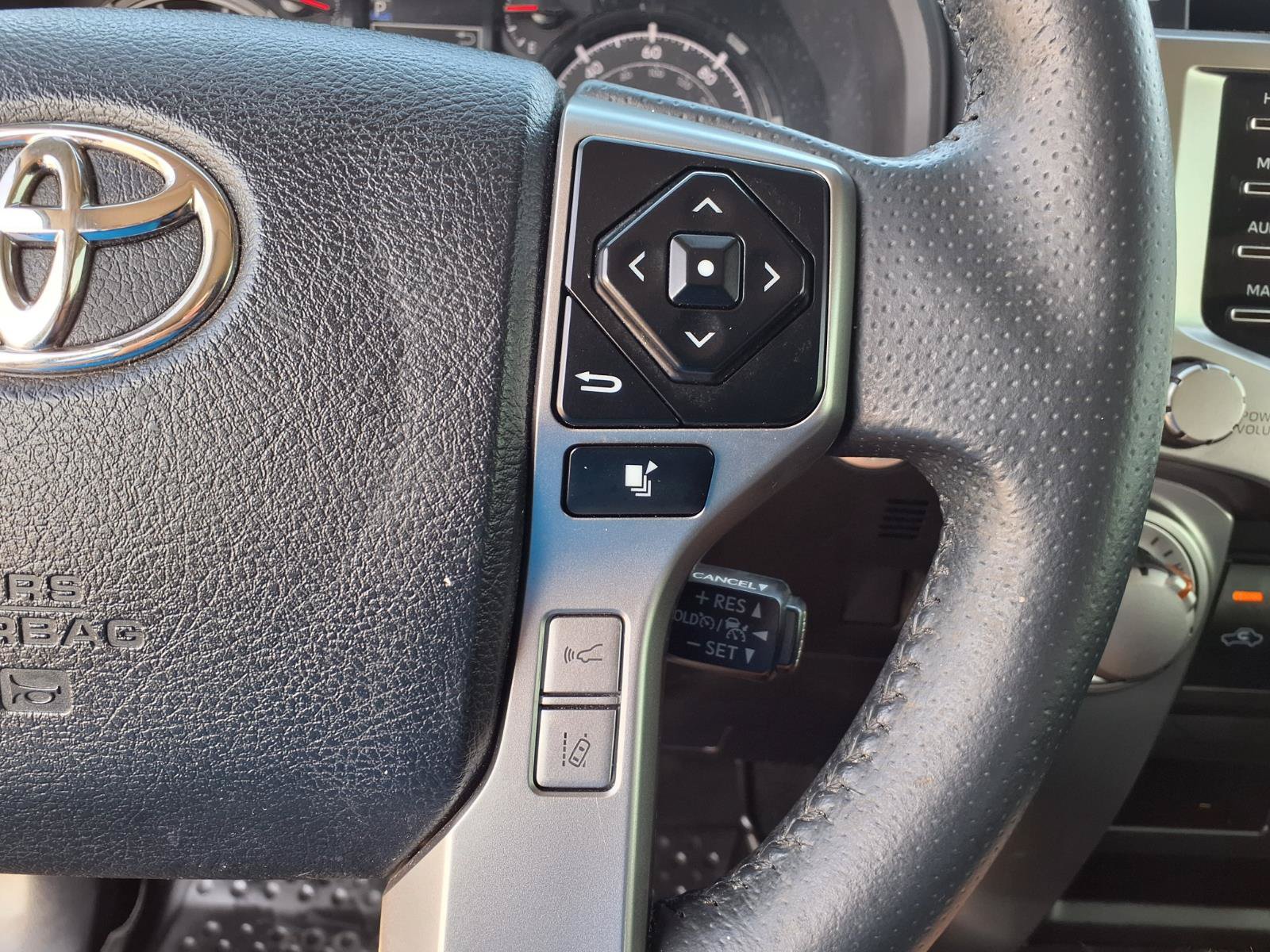 Used 2022 Toyota 4Runner SR5 Premium w/ Moonroof Package RWD image 21