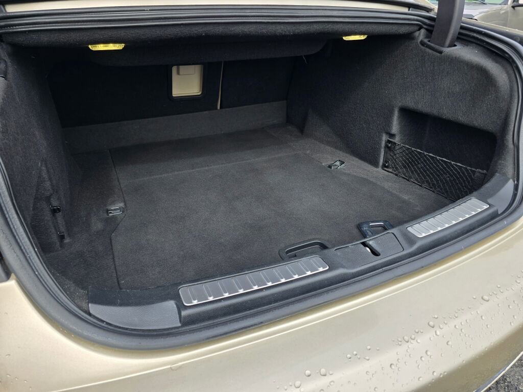 Used 2017 Lincoln Continental Select image 17