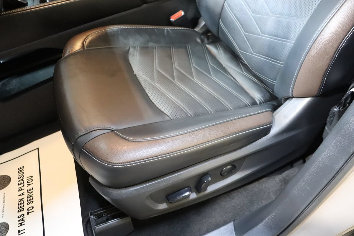 Used 2024 Nissan Pathfinder Platinum w/ Cargo Package AWD/4WD image 35
