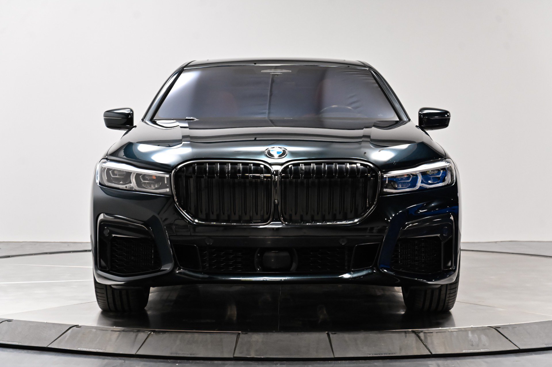 Used 2022 BMW M760i xDrive AWD/4WD image 49