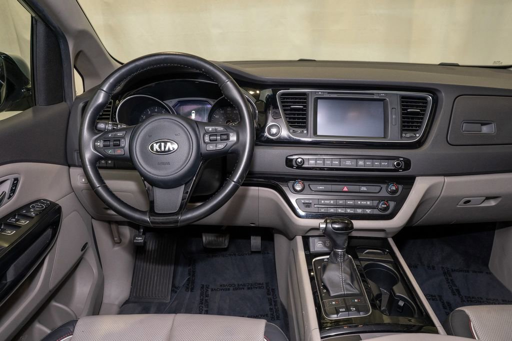 Used 2015 Kia Sedona SX image 2