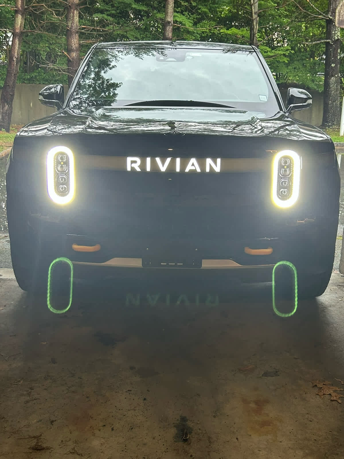 Used 2023 Rivian R1T Adventure image 6