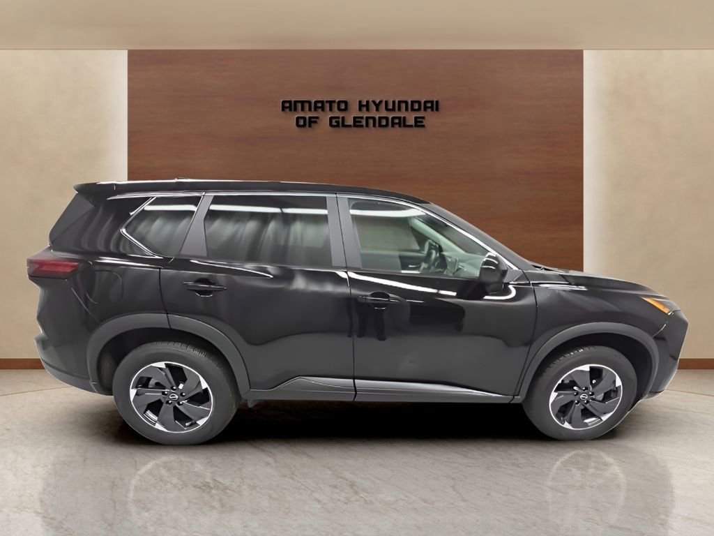 Used 2025 Nissan Rogue SV FWD image 7