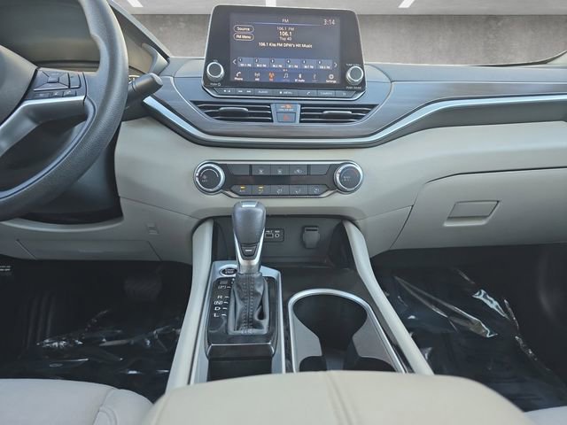 Used 2024 Nissan Altima 2.5 SV image 3