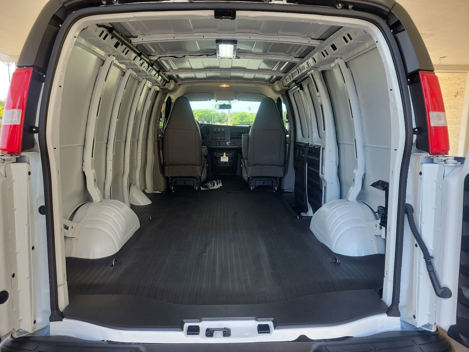 New 2026 GMC Savana 2500 w/ Driver Convenience Package RWD image 9