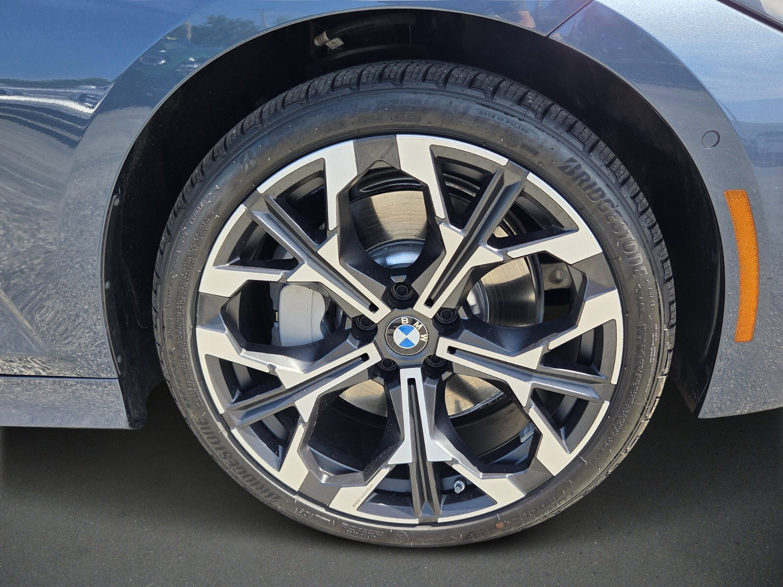 Certified 2025 BMW 330i Sedan image 9