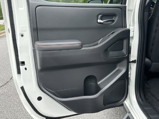 Certified 2025 Nissan Frontier PRO-4X AWD/4WD image 23