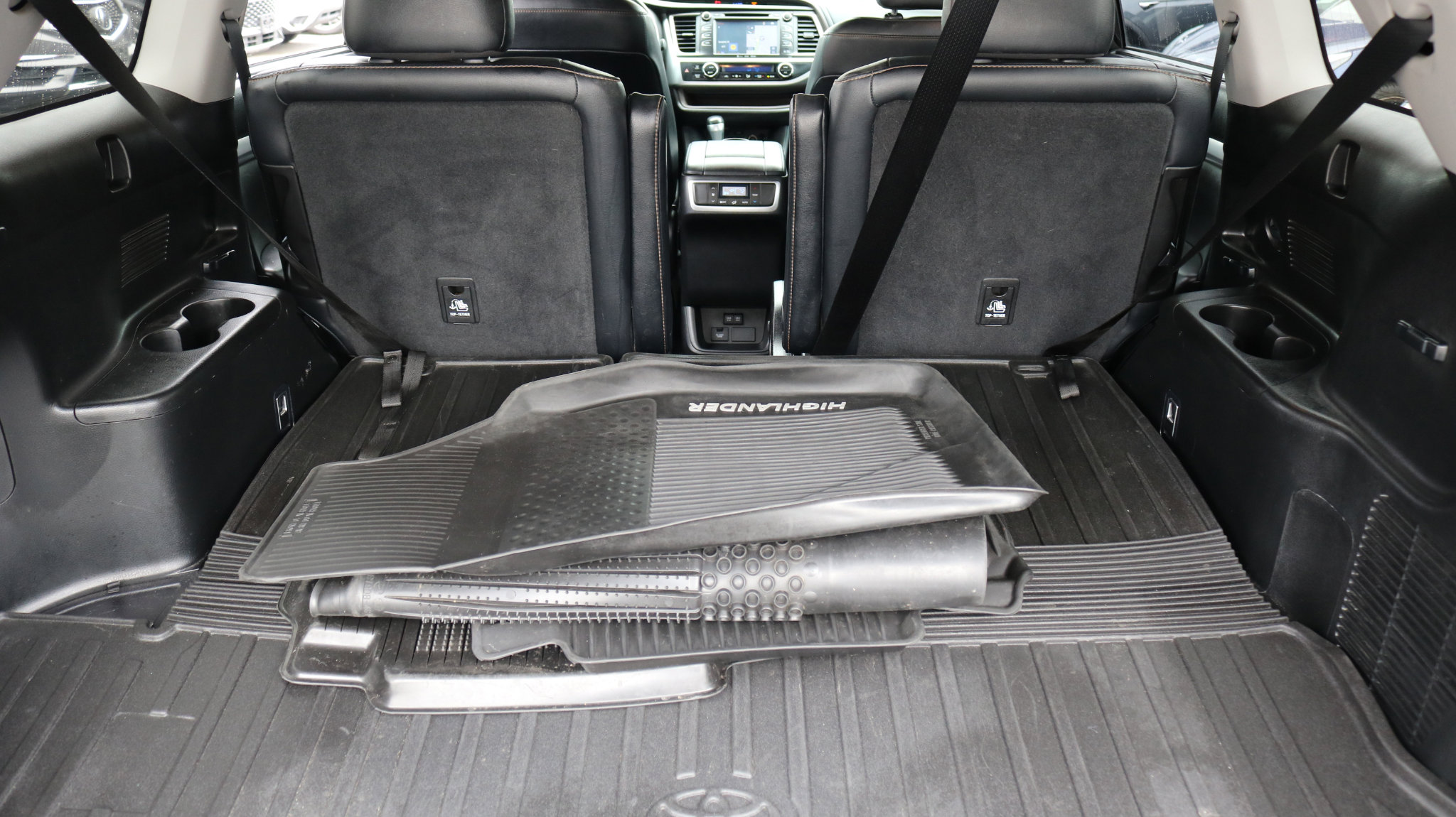 Used 2019 Toyota Highlander XLE image 25