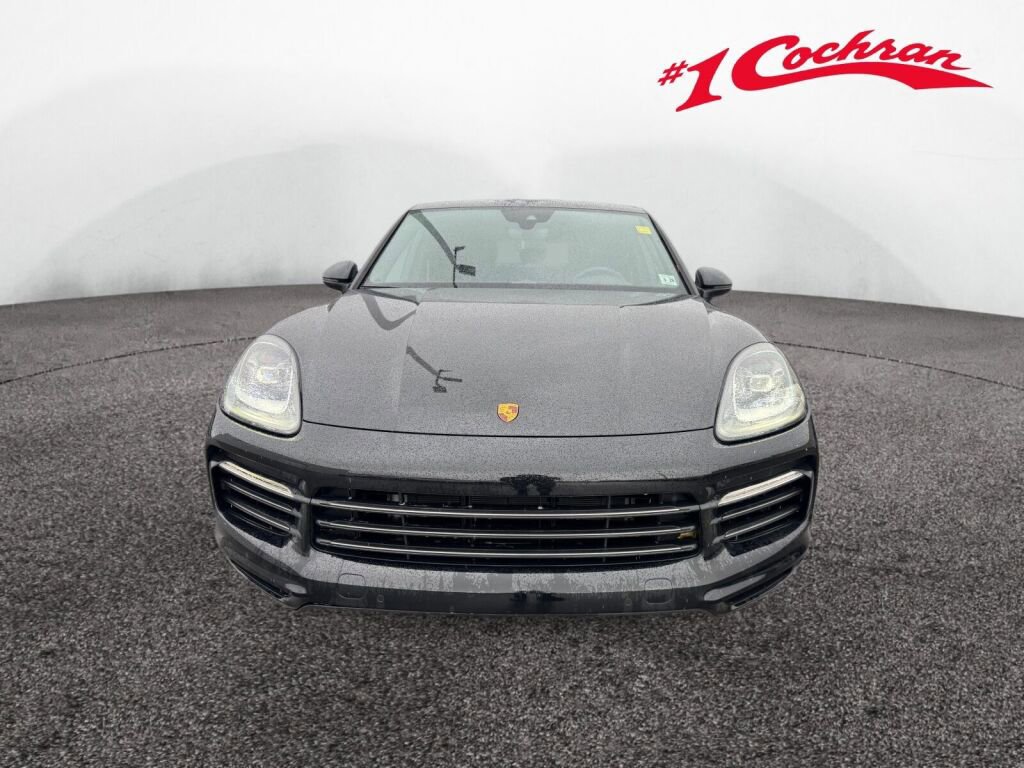 Used 2023 Porsche Cayenne Platinum Edition image 2