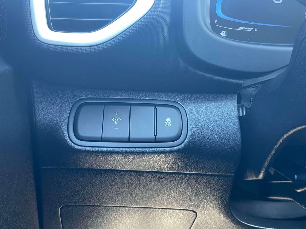 Certified 2023 Hyundai Venue Limited image 19