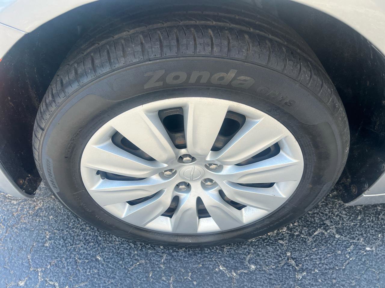 Used 2015 Chrysler 200 LX FWD image 19