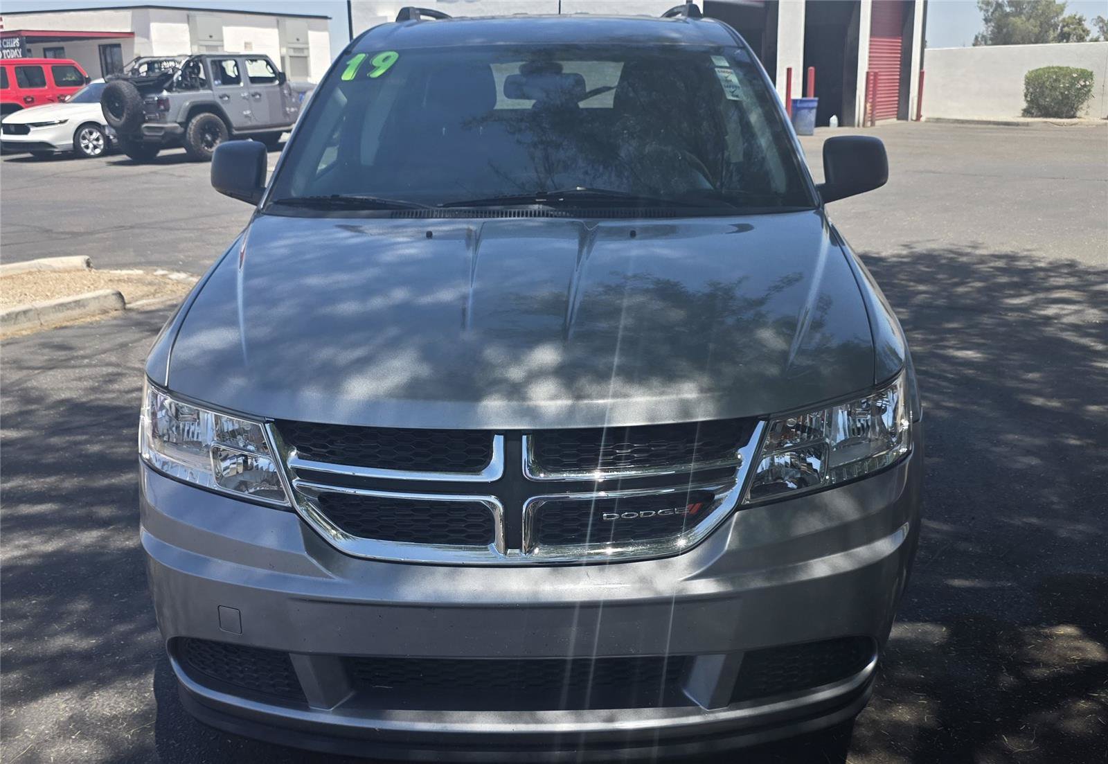 Used 2019 Dodge Journey SE FWD image 2