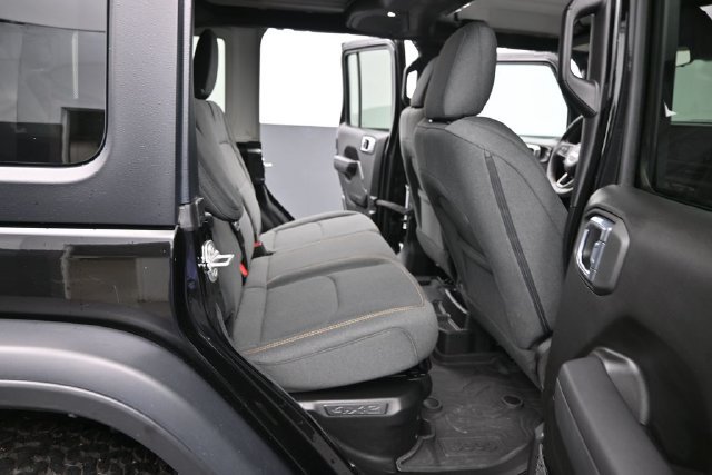 Used 2024 Jeep Wrangler Unlimited AWD/4WD image 15