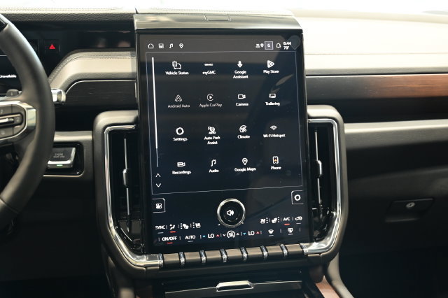 New 2026 GMC Yukon XL Denali w/ Denali Reserve Package AWD/4WD image 17