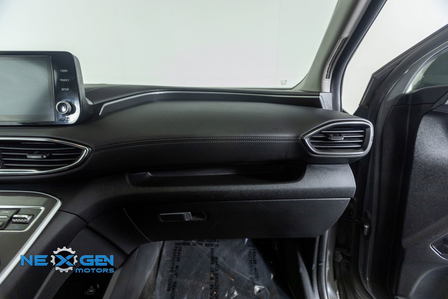 Used 2022 Hyundai Santa Fe SEL w/ Convenience Package image 39