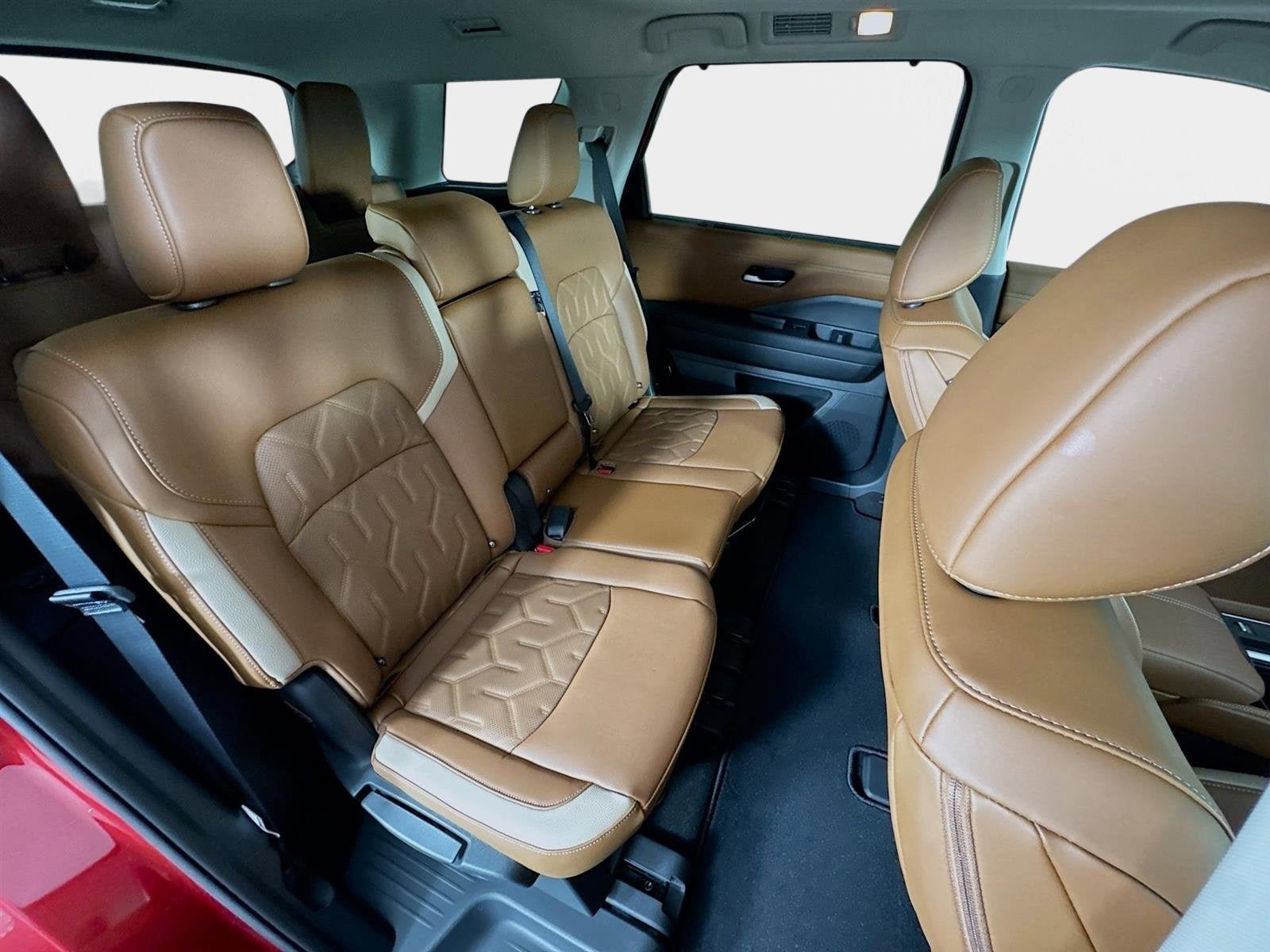 New 2026 Nissan Pathfinder Platinum w/ Cargo Package FWD image 27