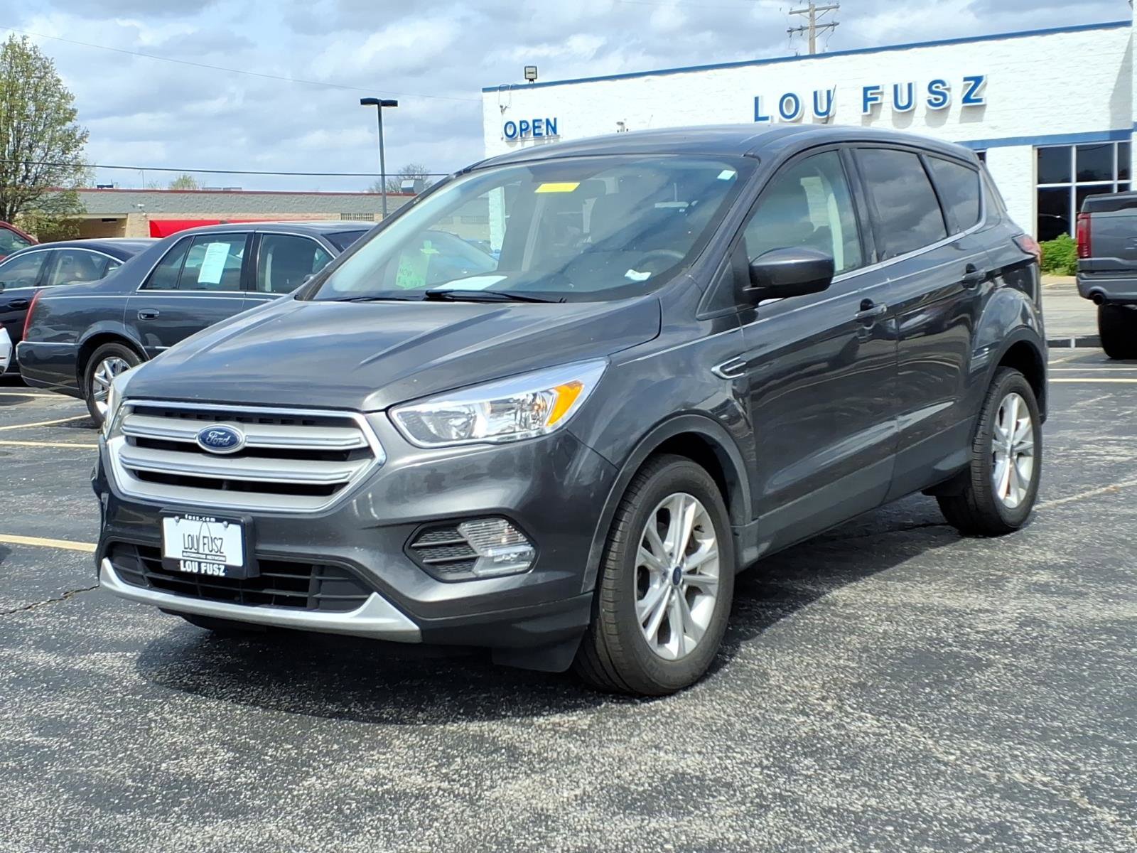 Used 2019 Ford Escape SE image 3