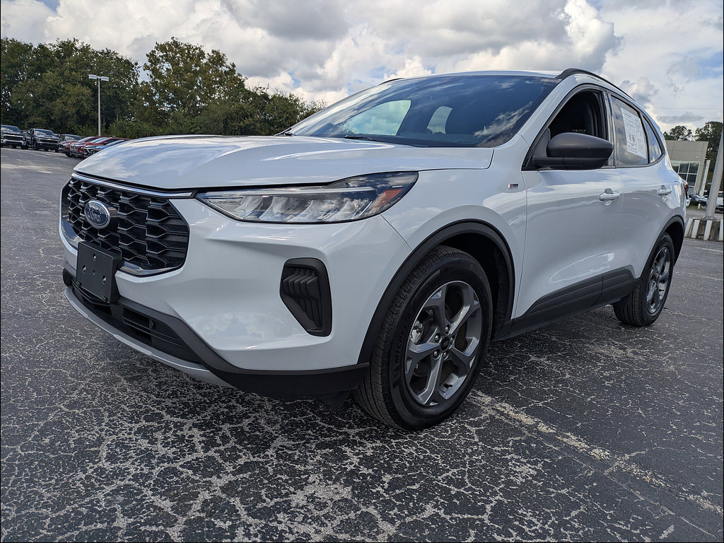 Used 2025 Ford Escape ST-Line FWD image 9