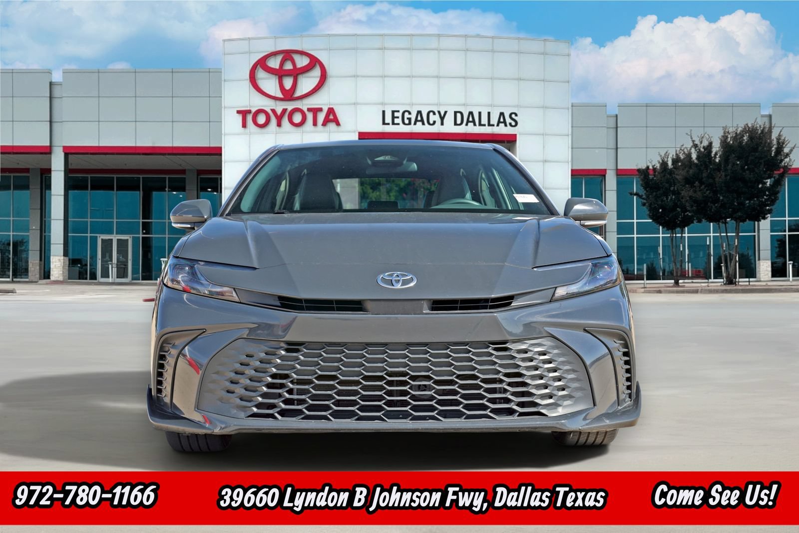 Used 2025 Toyota Camry Hybrid FWD image 5