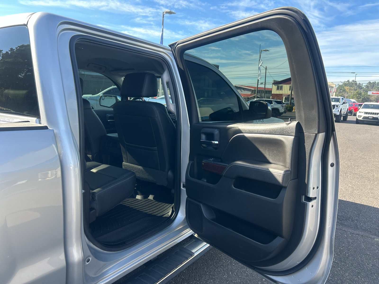 Used 2018 GMC Sierra 1500 SLT w/ SLT Premium Package AWD/4WD image 26