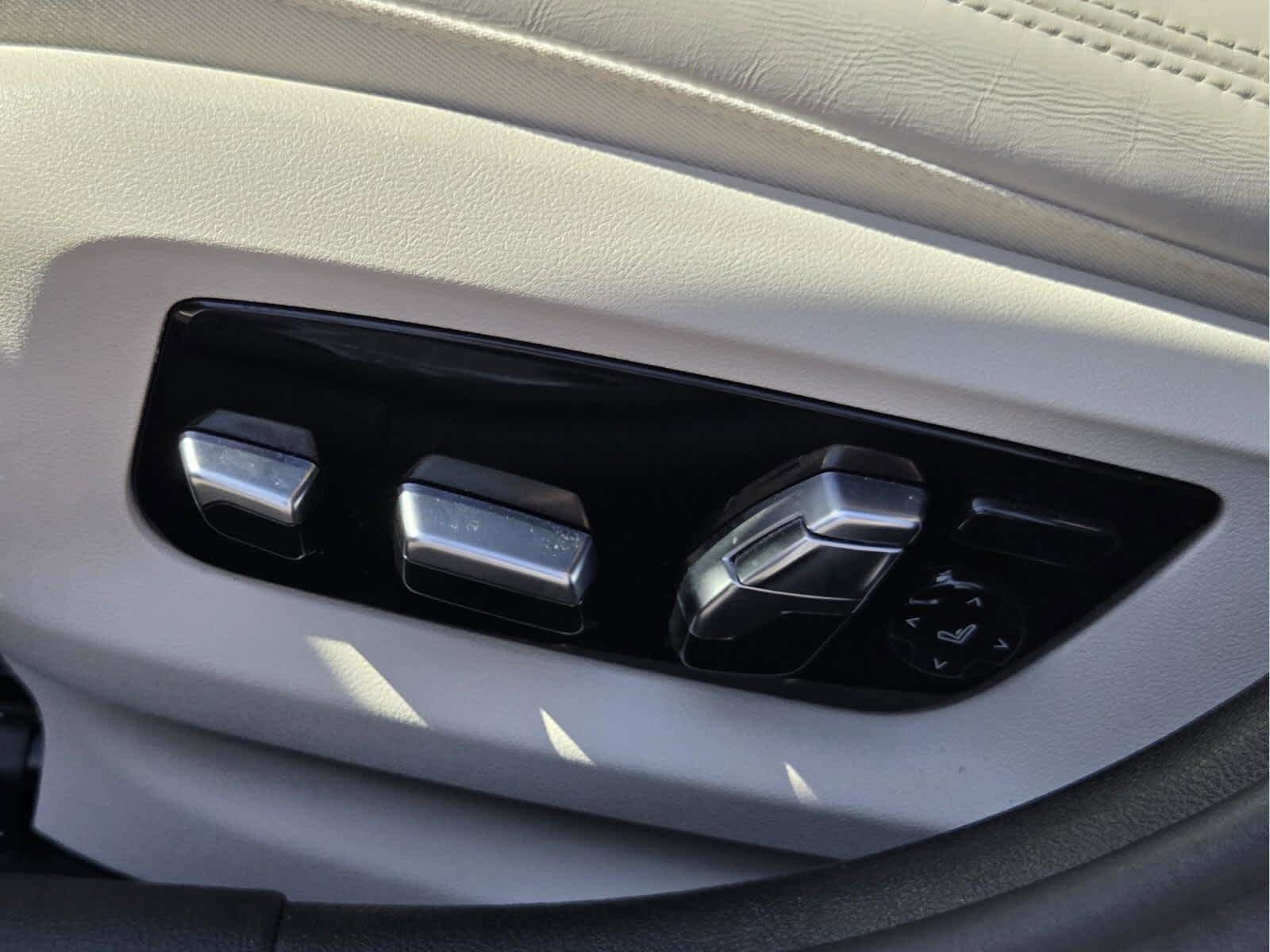 Certified 2023 BMW 530e w/ M Sport Package RWD image 24