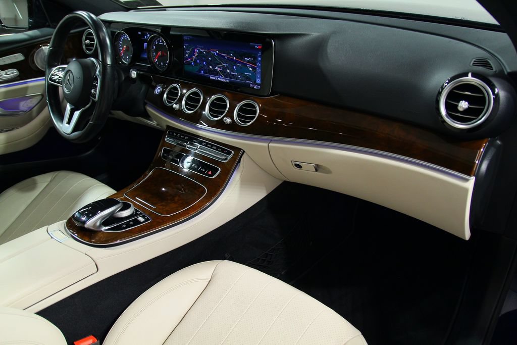 Certified 2019 Mercedes-Benz E 300 4MATIC image 20