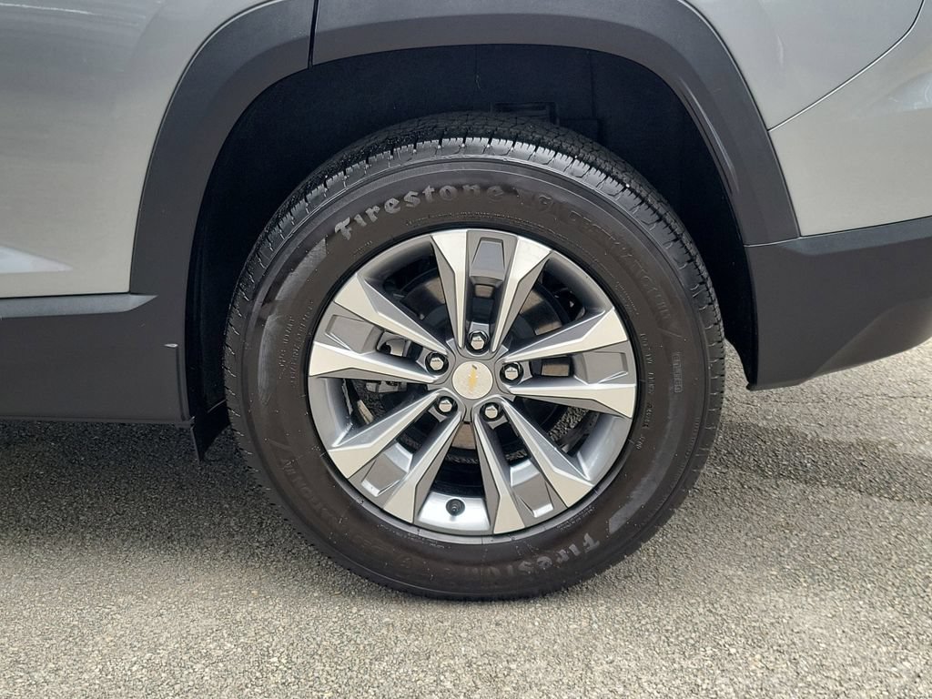 Used 2025 Chevrolet Equinox LT w/ Safety and Technology Package FWD image 5