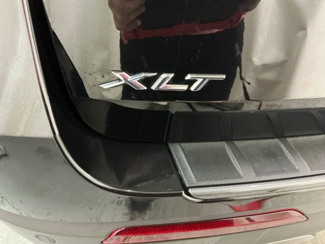 Used 2024 Ford Explorer XLT w/ Equipment Group 202A RWD image 6